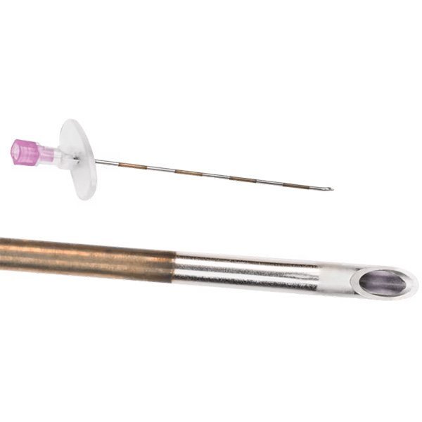 AGUJA PARA ANESTESIA EPIDURAL, TIPO TOUHY WEISS 18Ga. X 3 ½  CON ALETAS  REF: 405188